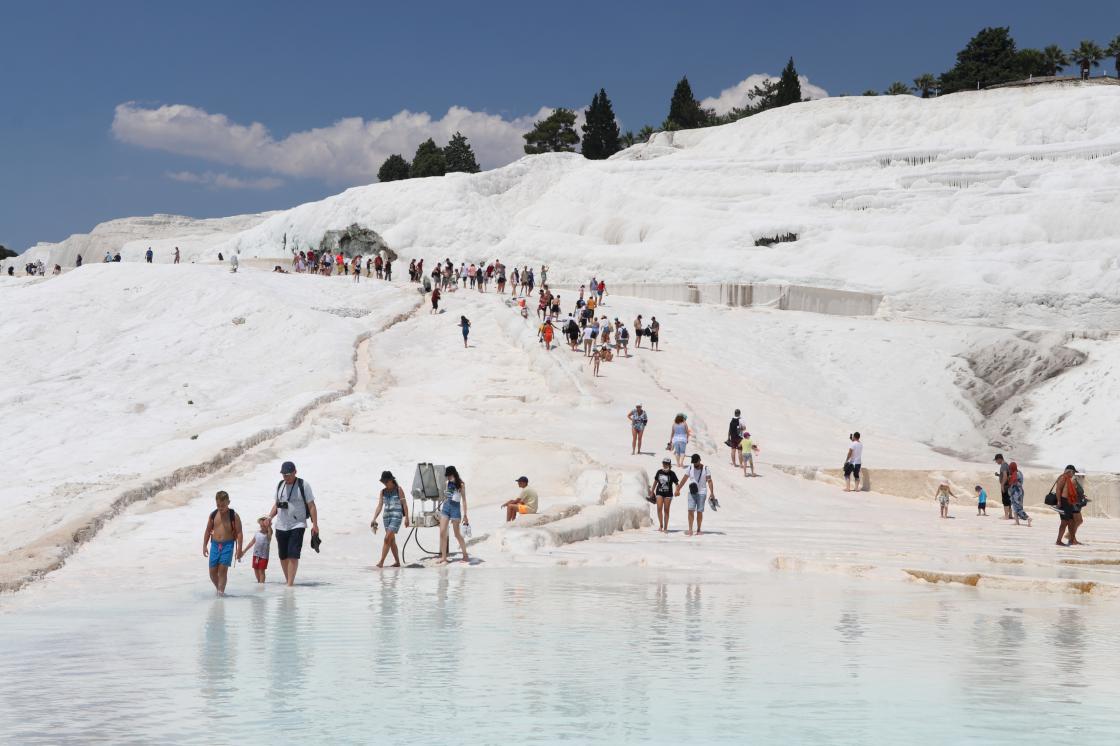 'Beyaz cennet' Pamukkale'yi bayramda 121 bin kişi ziyaret etti