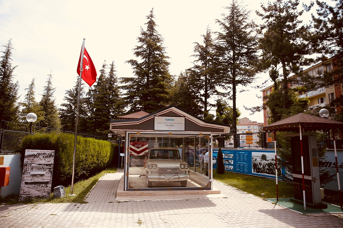 Devrim Otomobili Müzesi kapılarını yeniden ziyaretçilerine açtı 5 Devrim Otomobili Müzesi kapılarını yeniden ziyaretçilerine açtı