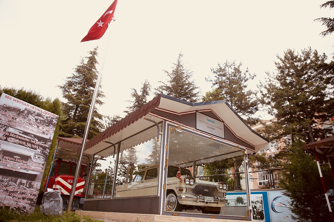 Devrim Otomobili Müzesi kapılarını yeniden ziyaretçilerine açtı 6 Devrim Otomobili Müzesi kapılarını yeniden ziyaretçilerine açtı