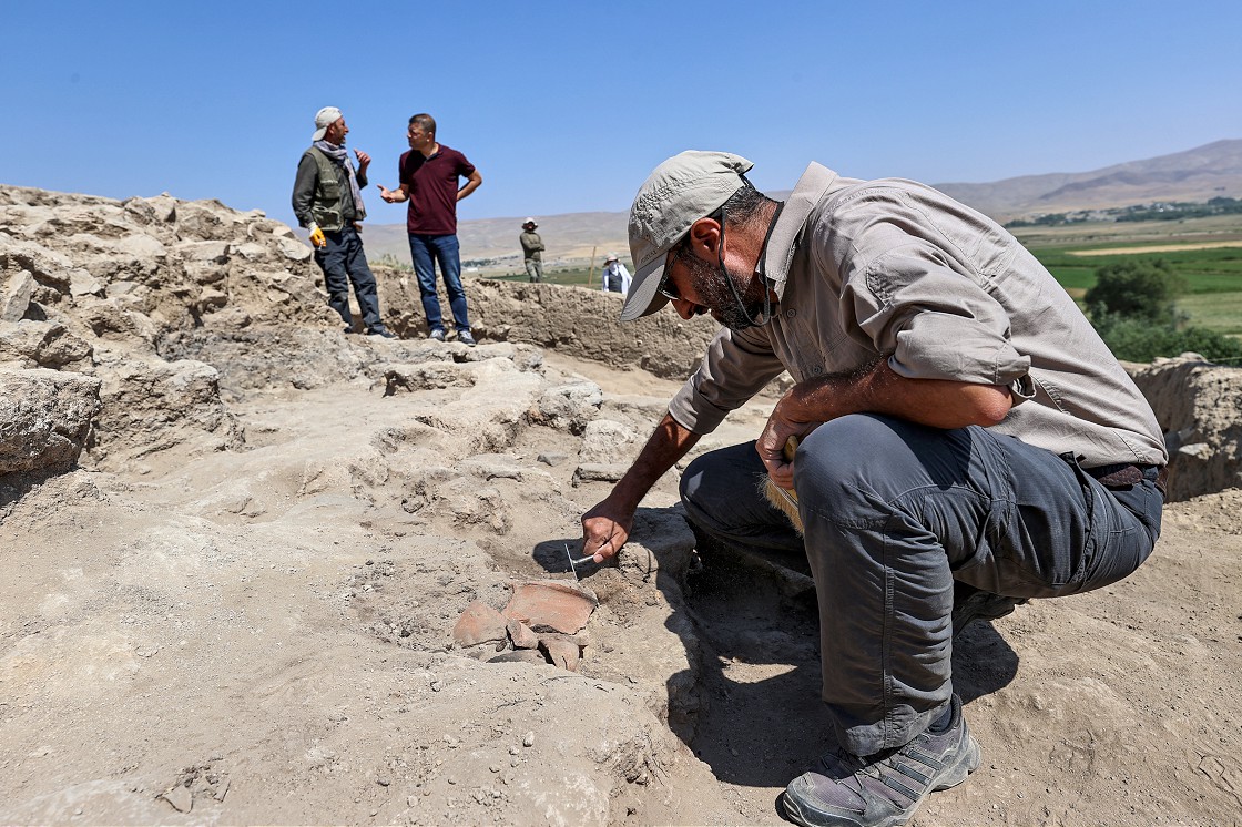 İremir Höyüğü'nde ortaya çıkan buluntular Van'ın Urartu öncesi tarihine ışık tutacak