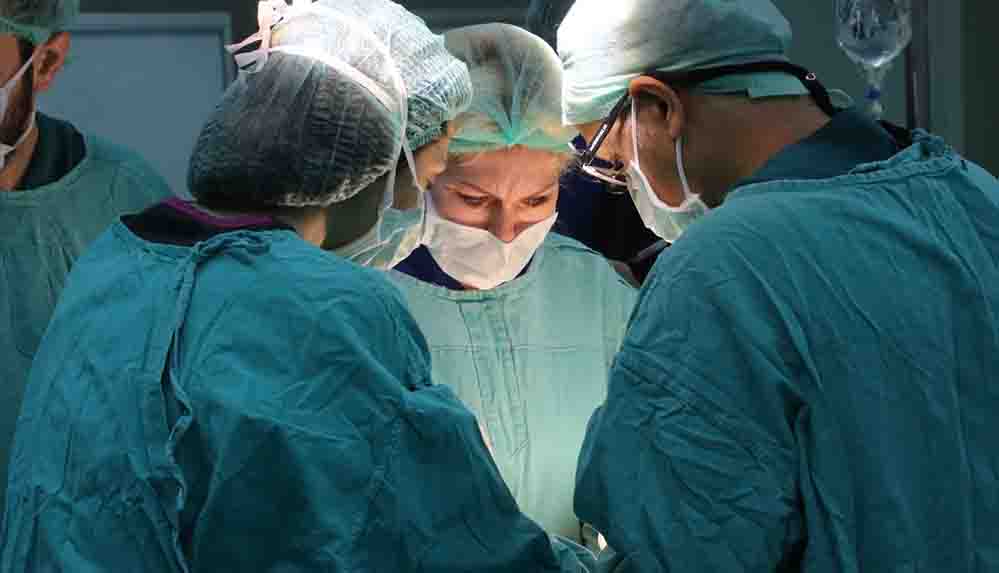 Akdeniz Üniversitesi'nde Türkiye'nin ikinci rahim nakli gerçekleştiriliyor