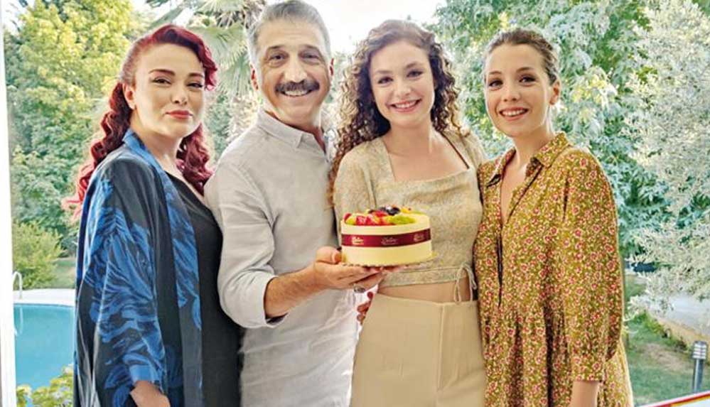 Aşkın-Tarifi'nin-Naz'ı-Serra-Arıtürk--En-şaşırtıcı,-en-güzel-ve-en-özel-doğum-günüm