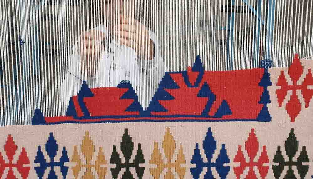 Asırlık motifleri yaşatan Karatepe kilimi coğrafi işaret tesciliyle daha fazla tanınacak
