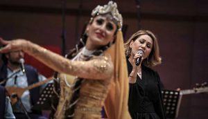 Azerbaycanlı sanatçı Azerin başkentli müzikseverlerle buluştu