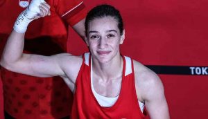 Boks kadınlar 51 kiloda Buse Naz Çakıroğlu gümüş madalya kazandı