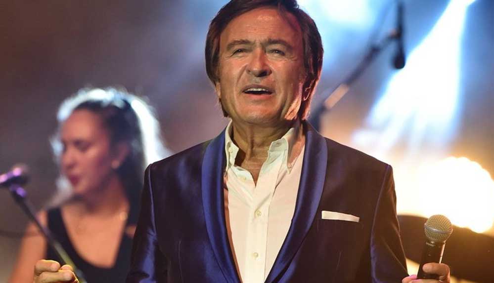 Erol-Evgin,-'Yine-de-Güzeldir-Yaşamak'-konser-şovu-ile-hayranlarıyla-buluştu