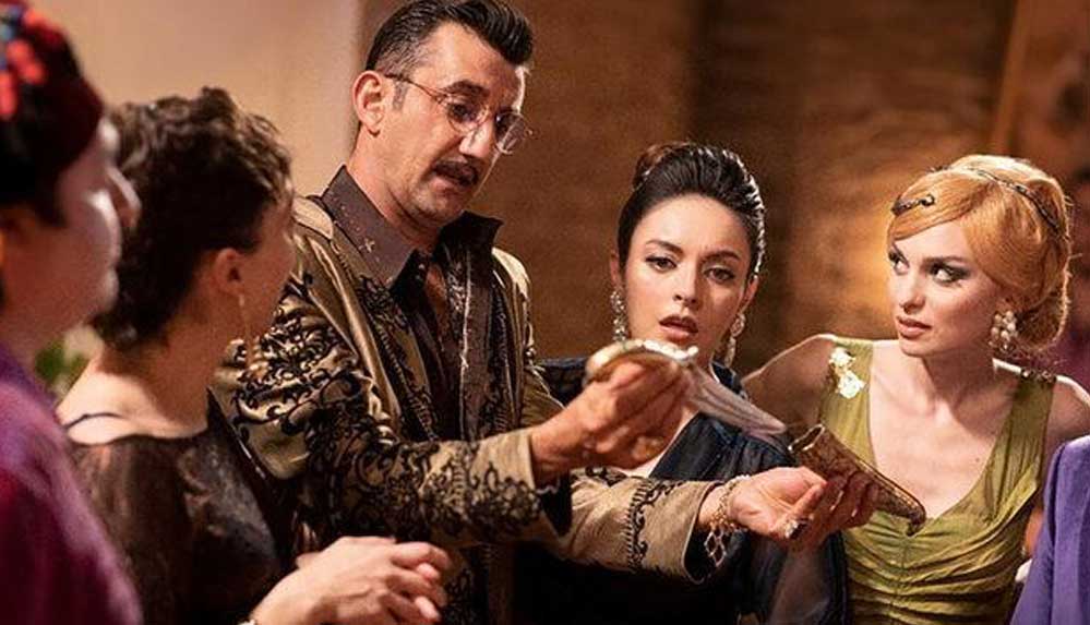 Erşan Kuneri'nin setinden fotoğraflar yayınlandı