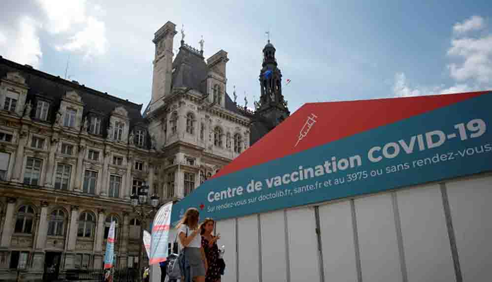 Fransa'da hastane ve bakımevi çalışanlarına Covid-19 aşısı zorunlu kılındı