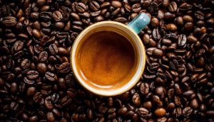 Kahve tiryakileri dikkat: Aşırı kahve tüketiminin sağlığınıza zarar verebilecek 10 etkisi