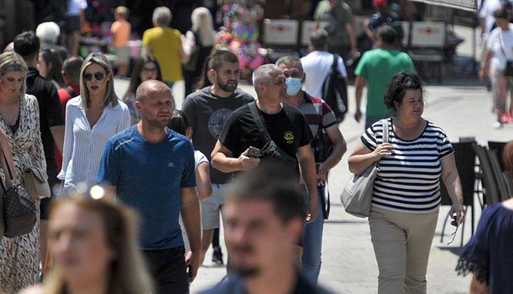 İngiliz-uzmandan-uyarı--Aşısız-gençler-Delta'yı-daha-ağır-geçiriyor