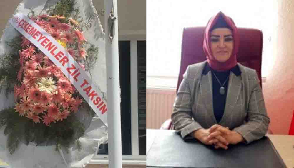 İlçe Sağlık Müdürlüğü'ne atandı: ‘Çekemeyenler zil taksın’ diye çelenk geldi 4 İlçe Sağlık Müdürlüğü'ne atandı ‘Çekemeyenler zil taksın’ diye çelenk geldi