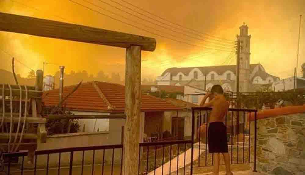 Kıbrıs'ta iki gündür devam eden orman yangınında dört kişi hayatını kaybetti