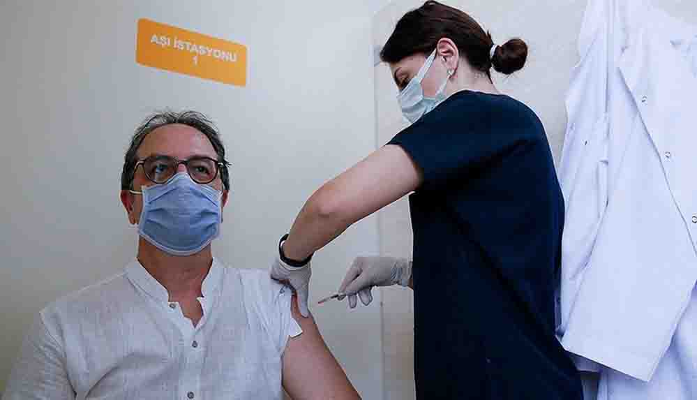 Koronavirüs Bilim Kurulu Üyesi Şener cevapladı: 3. doz aşı neden yapılıyor?