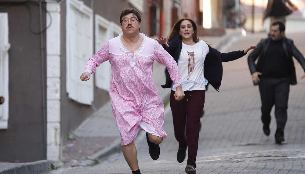 Küçük-Esnaf-filmi-nerede-çekildi--Küçük-Esnaf-konusu-ne,-oyuncuları-kimler-