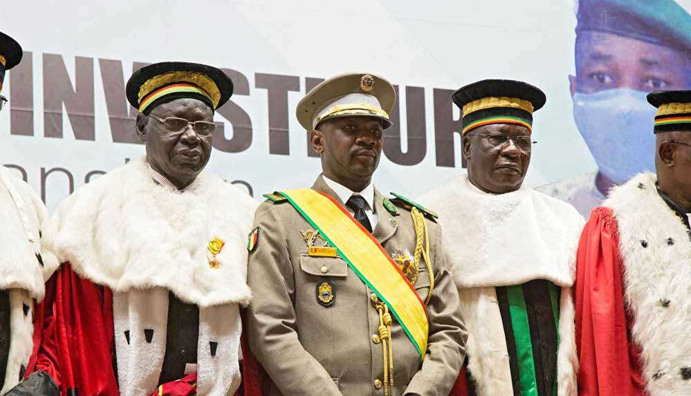 Mali'de Cumhurbaşkanı Goita'ya bıçaklı saldırı girişiminde bulunan şahıs, gözaltında öldü 4 Mali'de-Cumhurbaşkanı-Goita'ya-bıçaklı-saldırı-girişiminde-bulunan-şahıs,-gözaltında-öldü