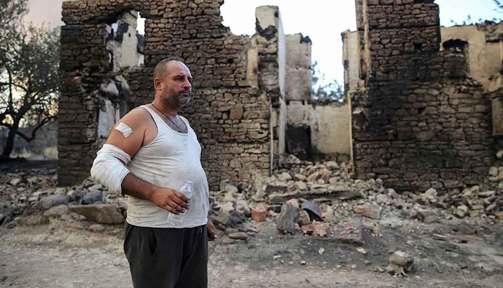 Manavgat'taki-yangında-evlerini-ve-hayvanlarını-kaybetmenin-üzüntüsünü-yaşıyorlar