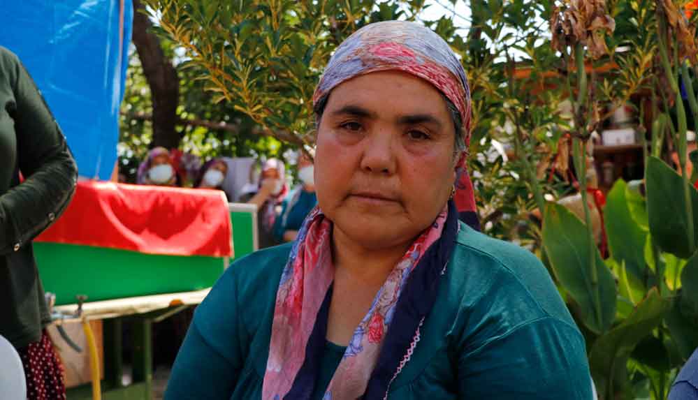 Marmaris'te yangın söndürme ekiplerine su taşırken hayatını kaybeden Şahin Akdemir toprağa verildi