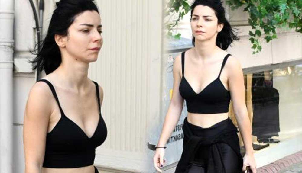 Maske takmadığı için 2 kez para cezasına çarptırılan Merve Boluğur: Benden hastalık değil sağlık geçer 4 Maske-takmadığı-için-2-kez-para-cezasına-çarptırılan-Merve-Boluğur--Benden-hastalık-değil-sağlık-geçer