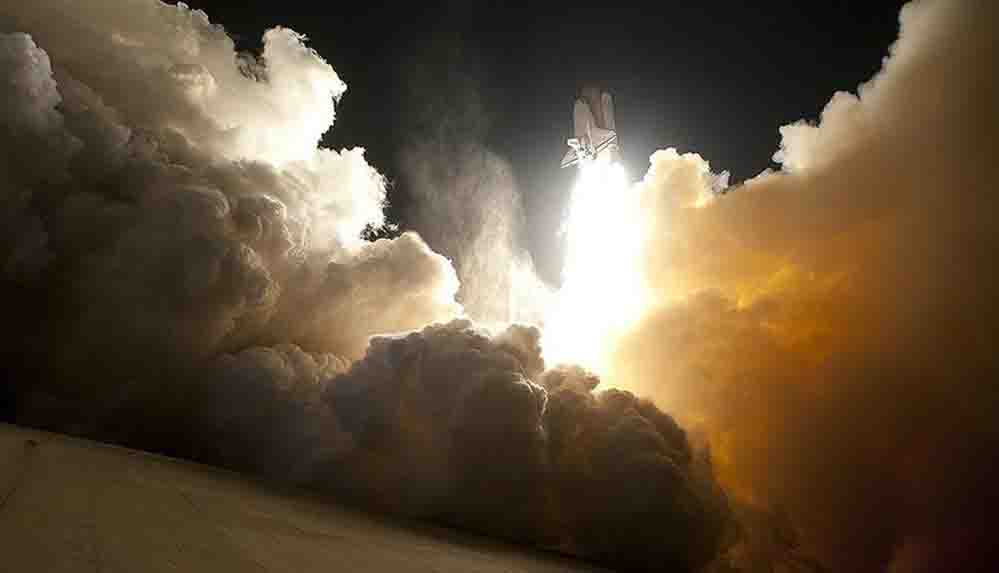 Milyarderler rekabeti uzaya taşıdı