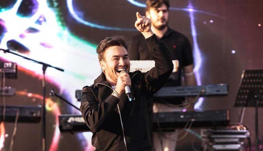 Mustafa-Ceceli'den-Balık-Gölü-Festivali’nde-Kürtçe-performans