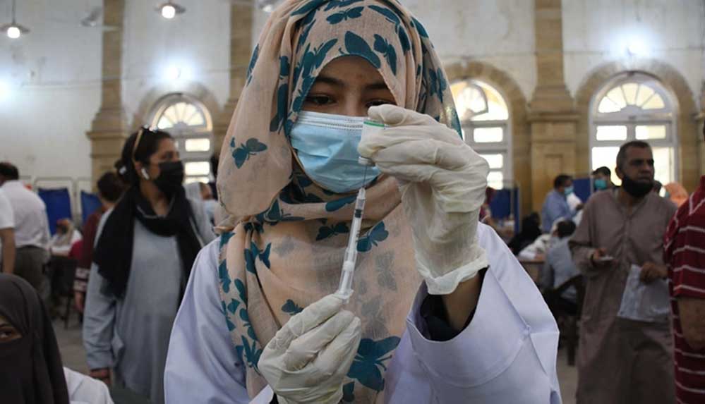 Pakistan'dan-yurt-içi-hava-yolu-seyahatleri-için-Kovid-19-aşı-zorunluluğu