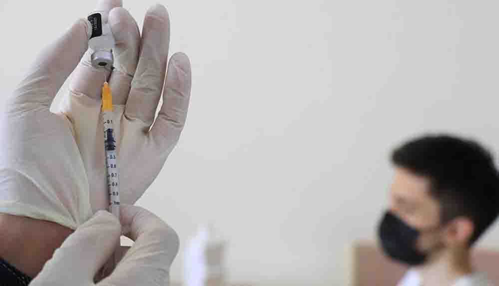 Sağlık çalışanlarından 'bayramda da aşı olun' çağrısı