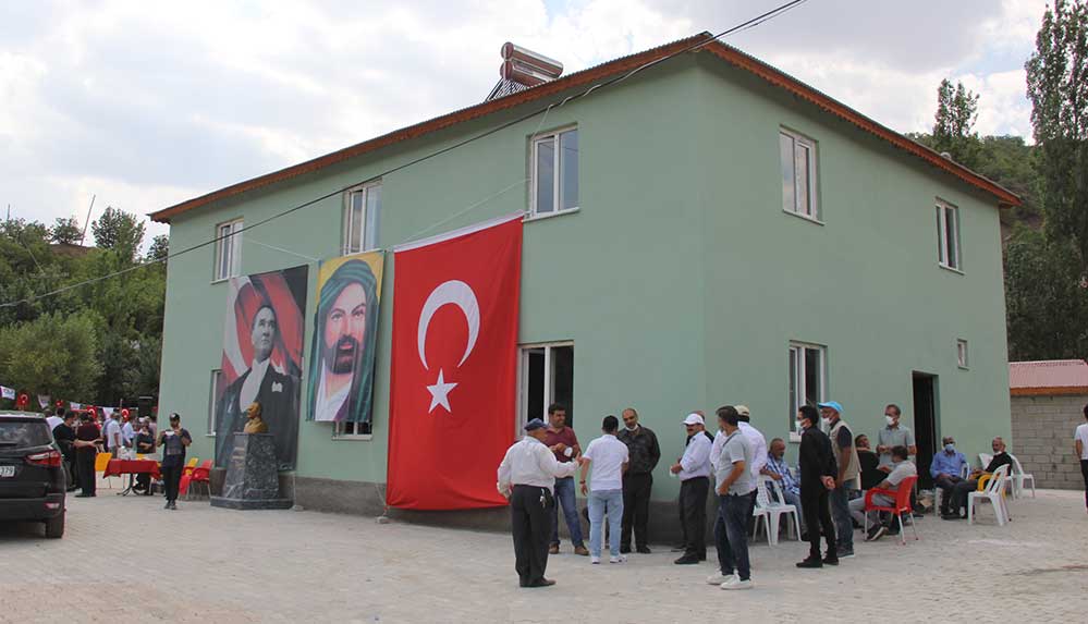 Sivas'ın Zara ilçesinde cem ve kültür merkezi açıldı