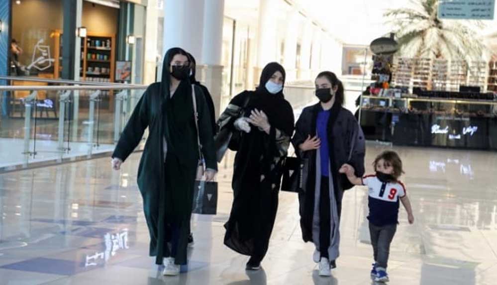 Suudi Arabistan'da 40 yıllık yasak kalktı: Mağazalar namaz vakitlerinde açık olacak 4 Suudi-Arabistan'da-40-yıllık-yasak-kalktı--Mağazalar-namaz-vakitlerinde-açık-olacak