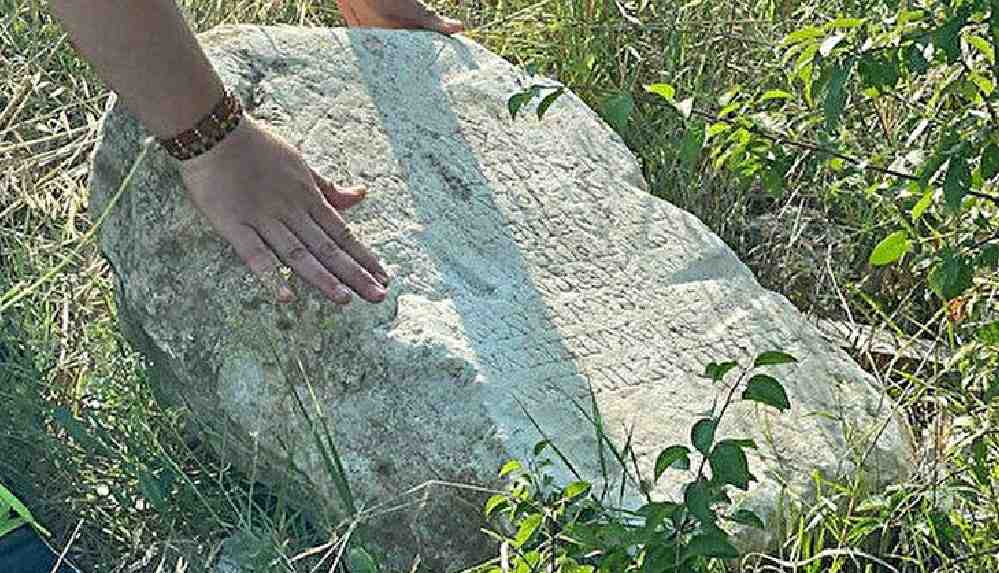 Yol kenarında bulunan 2 bin yıllık kitabenin sırrı çözüldü