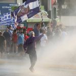 Yunanistan’da-aşı-karşıtı-yüzlerce-kişi-polisle-çatıştı