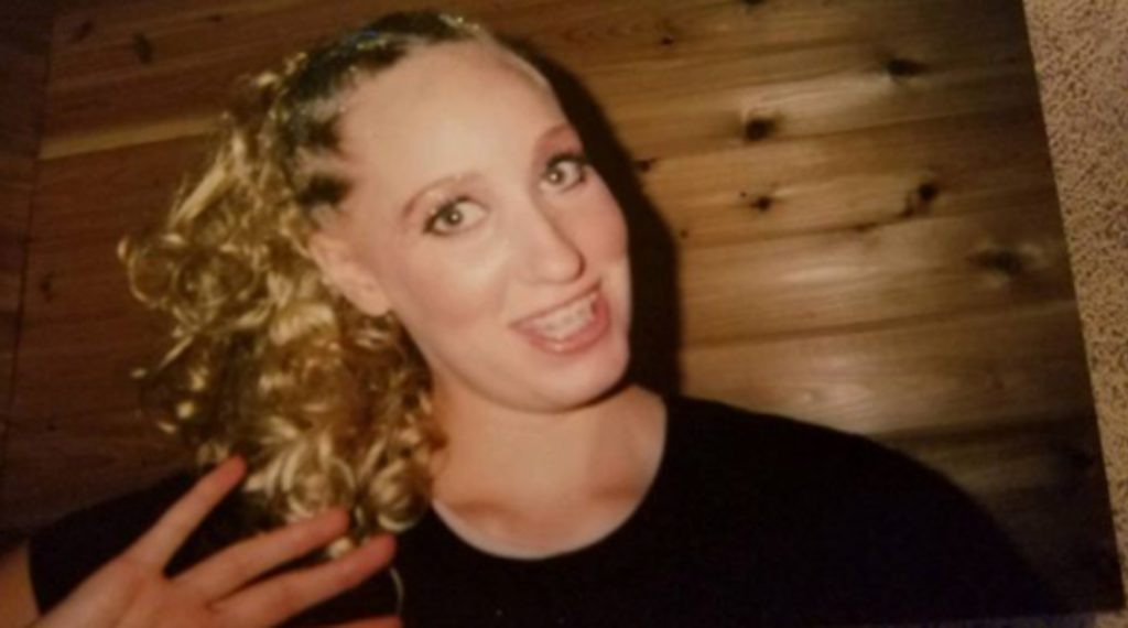 Estetikleri için 8 milyon lira harcadı: "Uyandığımda ağzım kanlar içindeydi" 3 Estetikleri için 8 milyon lira harcadı: "Uyandığımda ağzım kanlar içindeydi"