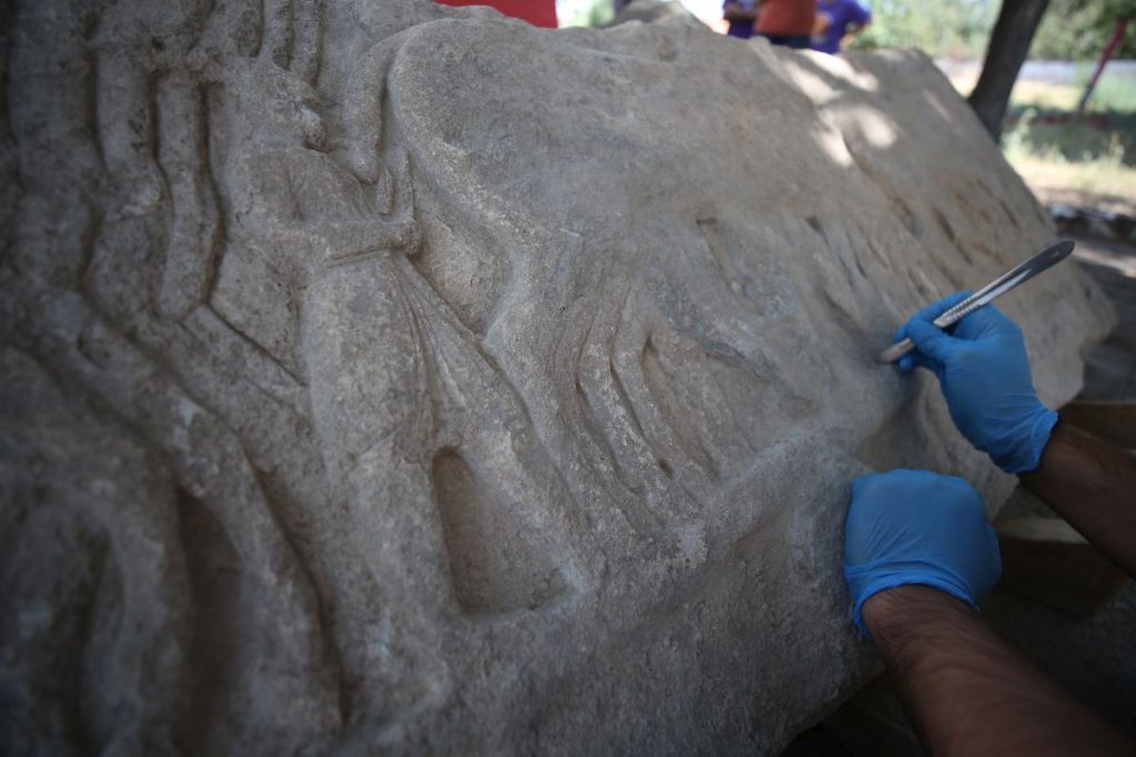 Daskyleion Antik Kenti'nde Pers-Yunan savaşlarını anlatan taş kabartmalar bulundu
