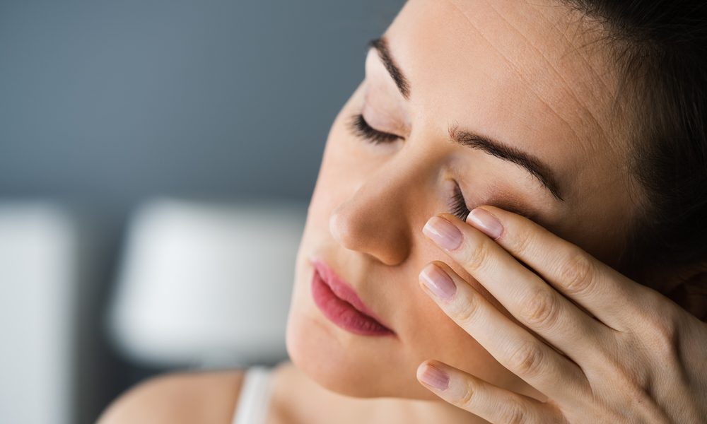 Geçmeyen arpacık göz bozukluğu işareti olabilir! 6 Tired,Exhausted,Eye,Pain,And,Ache,Problem