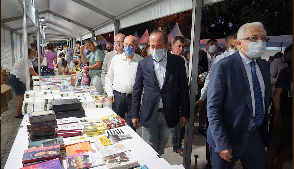 2.-Burhaniye-Kitap-Fuarı-açıldı
