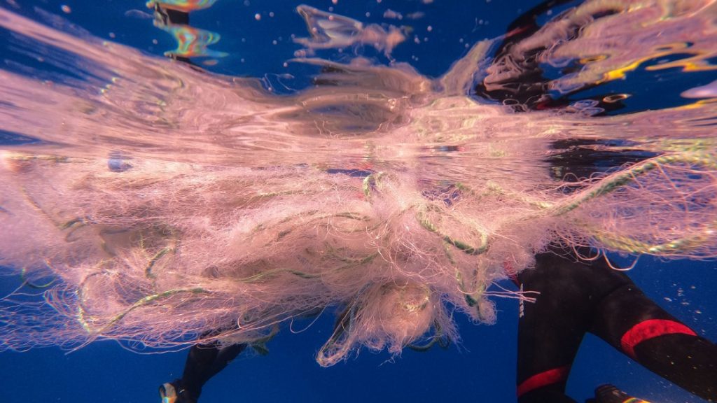 Deniz dibinden çıkarılan hayalet ağlar kadınların emeğiyle ekonomiye kazandırılacak