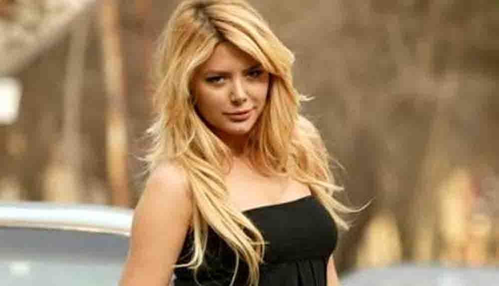 9 yıl aradan sonra Aysun Kayacı Türkiye'de görüntülendi