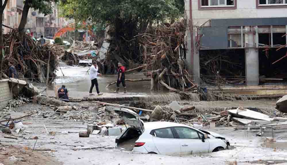 Kastamonu'da selden zarar gören ilçe ve köylere elektrik verilmeye başlandı