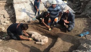 Aizanoi Antik Kenti kazısında "Hygieia heykeli" bulundu
