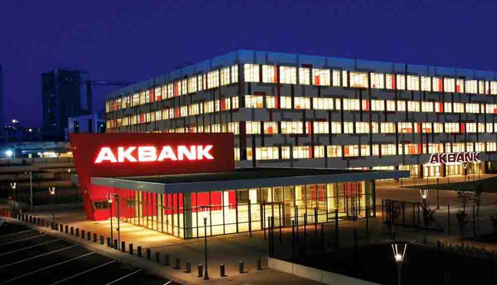 Akbank, çift doz aşı olmamış tüm personel için PCR testi zorunluluğu getiriyor