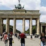 Almanya'da Covid-19 vaka sayısı artıyor