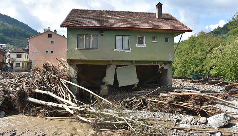 Bartın'da sel mağduru Adem Şenol: 75 yaşındayım bu yaşıma kadar böyle bir şey görmedim