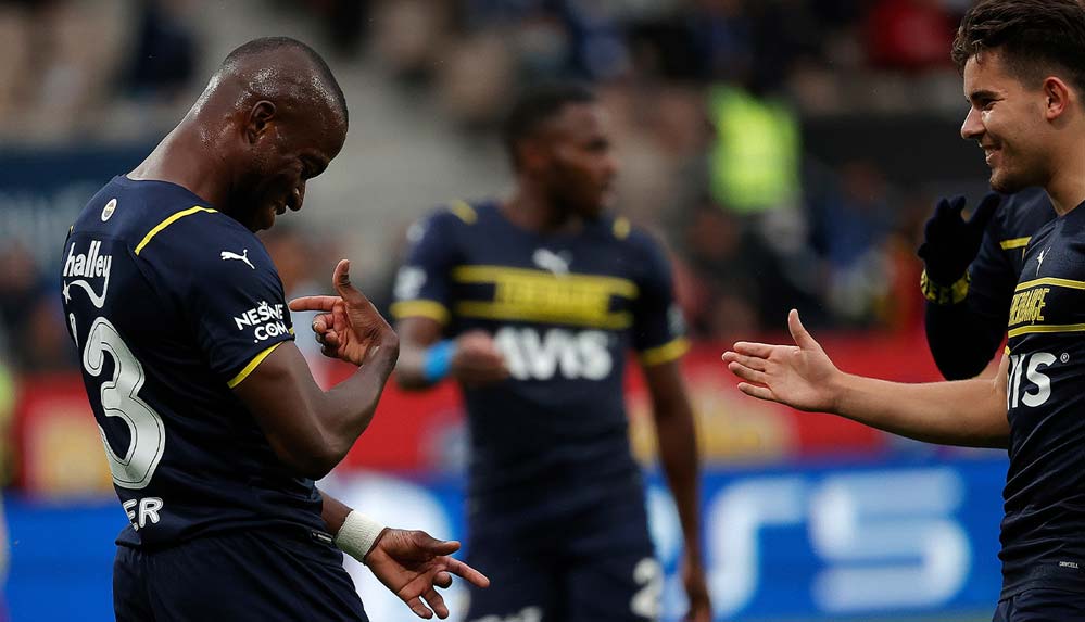 Fenerbahçe-deplasmanda-5-golle-şov-yaptı,-gruplara-kaldı