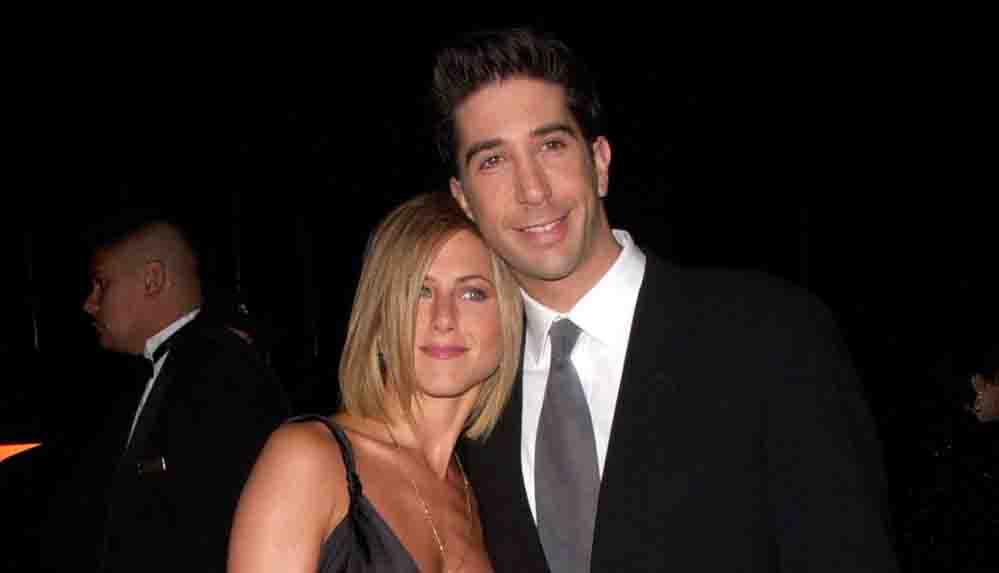 Friends yıldızları Jennifer Aniston ve David Schwimmer sevgili oldu