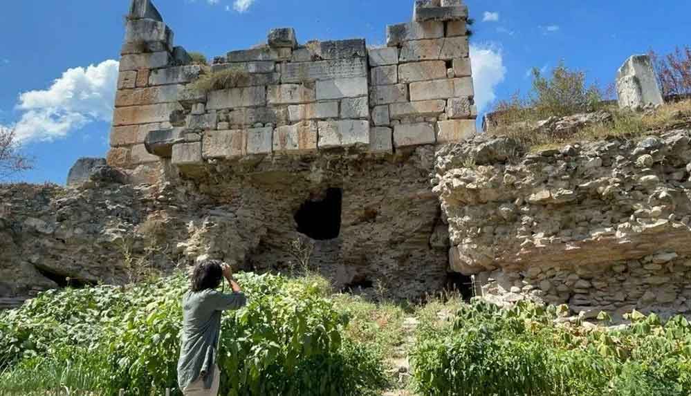 İznik'te 2 bin yıllık surlara işlenmiş kitabenin sırrı çözüldü