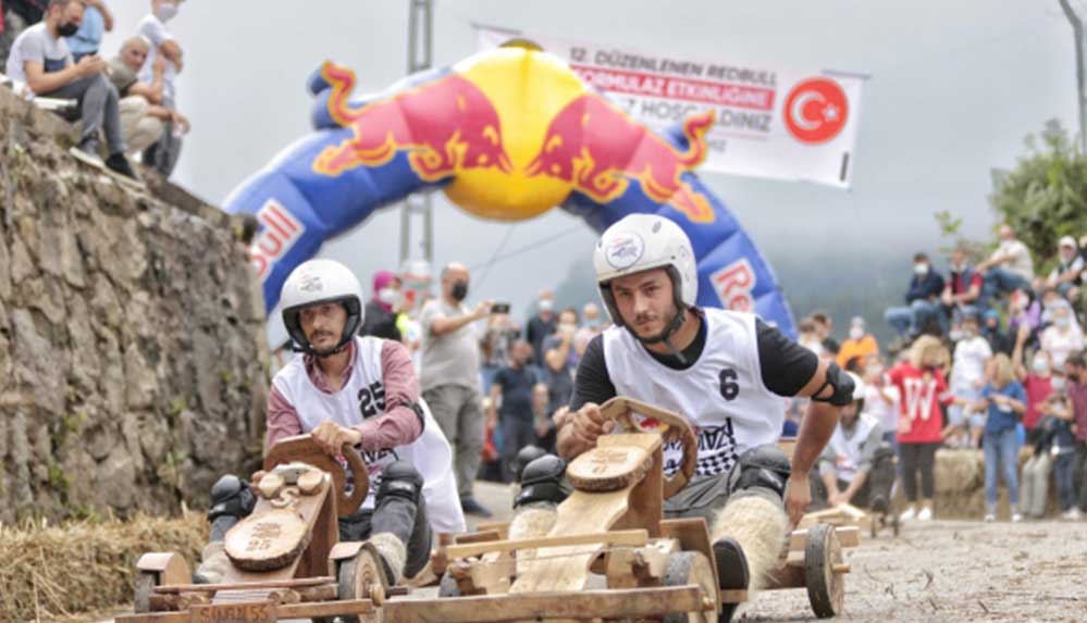 Rize'de 12. Geleneksel Red Bull Formulaz Tahta Araba Şenliği düzenlendi