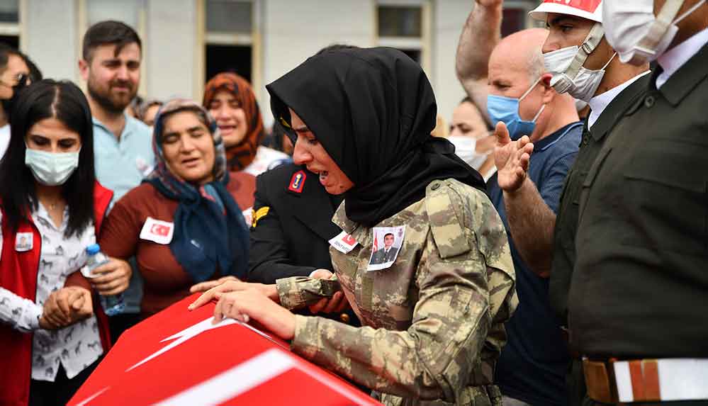 Şehit-Piyade-Uzman-Çavuş-Bali-Adıyaman'da-son-yolculuğuna-uğurlandı