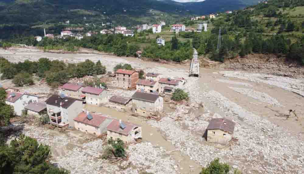 Sel felaketi nedeniyle 40 evin yıkıldığı Babaçay köyünün sakinleri yaşadıklarını anlattı: "Kayıplarımız var"
