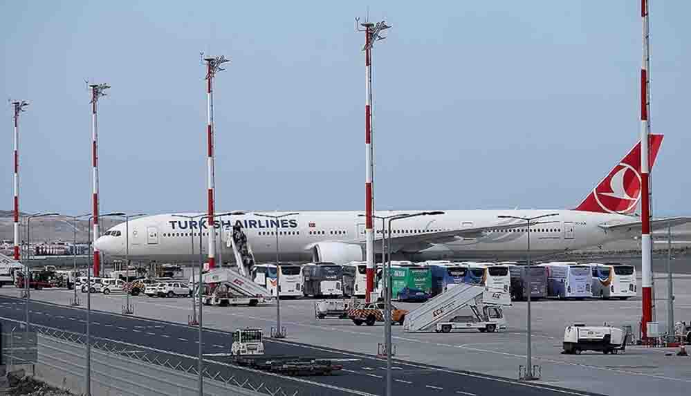 Son Dakika... Afganistan'daki Türk vatandaşları THY uçağıyla İstanbul'a getirildi