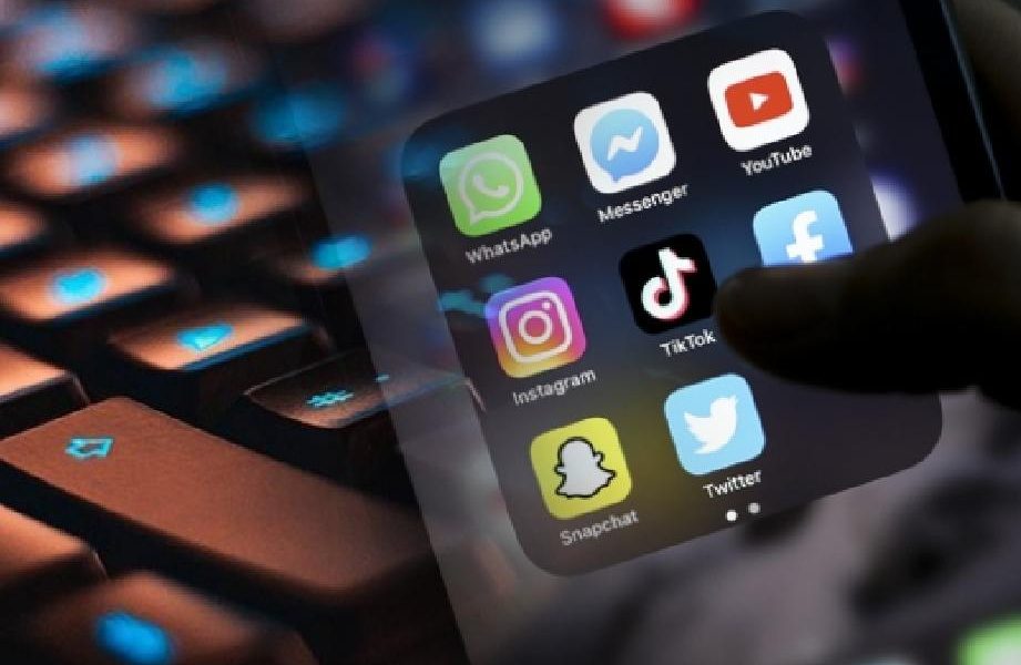 Sosyal medya platformlarında arasında Taliban krizi