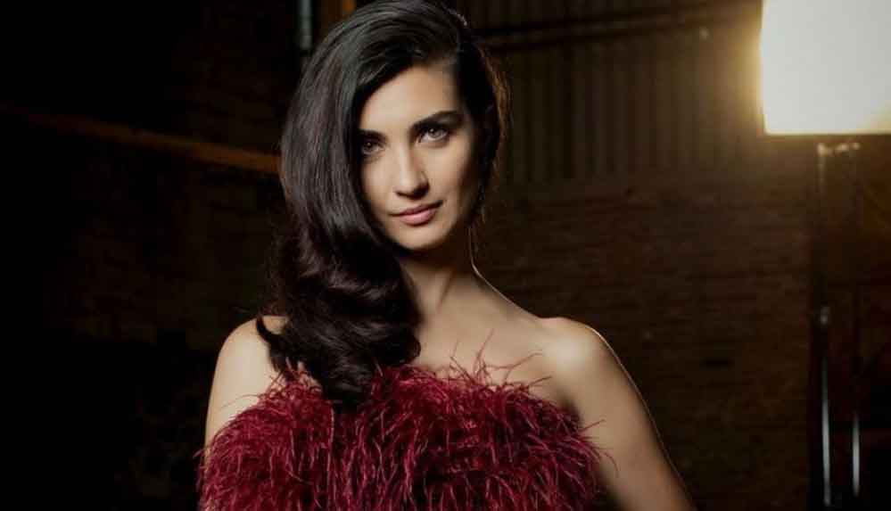 Tuba-Büyüküstün-Rusya’nın-reklam-yüzü-oldu